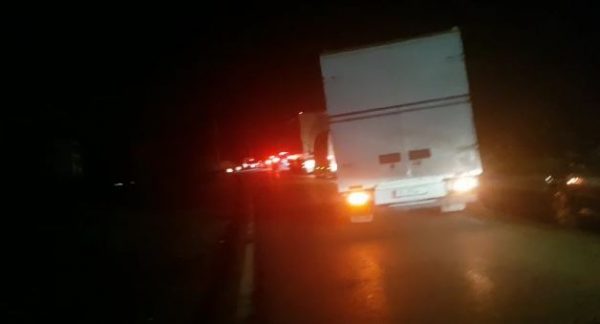 E FUNDIT/ Aksident i shumëfishtë në autostradën Tiranë-Durrës, raportohet për disa të plagosur