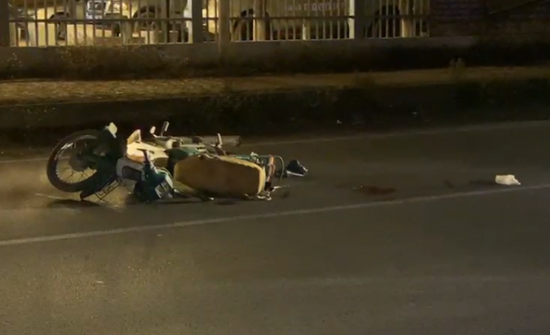 AKSIDENT I RËNDË NË FIER/ E përplasi motori, ndërron jetë në spital kalimtari. Publikohen pamjet e rënda (FOTO+VIDEO)