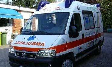 E RËNDË/ Makina del nga rruga në Fushë-Krujë, plagoset 18-vjeçari