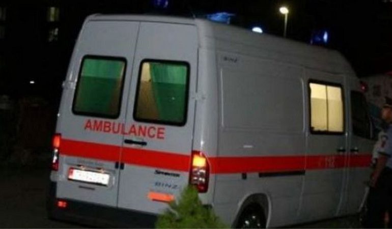 E FUNDIT/ Plas SHERRI mes disa personave në Korçë, raportohet për një të plagosur rëndë