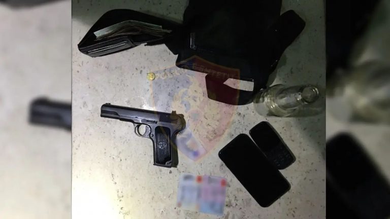 ME PISTOLETË E FISHEKË TË FSHEHUR NË TRUP/ Arrestohet 32-vjeçari në Mat. Pranga dhe 3 të rinjve për drogë