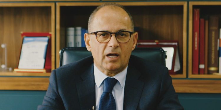 NISJA E UNIVERSITETEVE/ Rektori Hoxha: Vendim i vështirë, mbarëvajtja do të varet nga sjellja jonë ndaj vaksinohuni