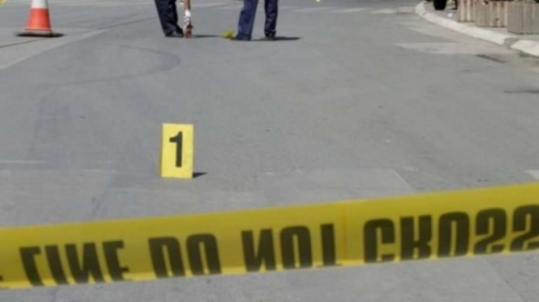 AKSIDENT NË TEPELENË/ Makina godet kalimtaren, arrestohet shoferi
