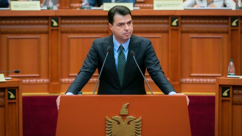 REAGIM NDAJ BERISHËS? Basha riposton mesazhin për “Trekëndëshin e Bermudës”: Qani hallet bashkë të tre