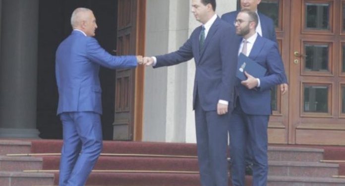 Vetingu sipas PD rrëzon shtetin dhe krerët e politikës shqiptare, ndëshkohet kushdo që ka pasur kontakte me Metën