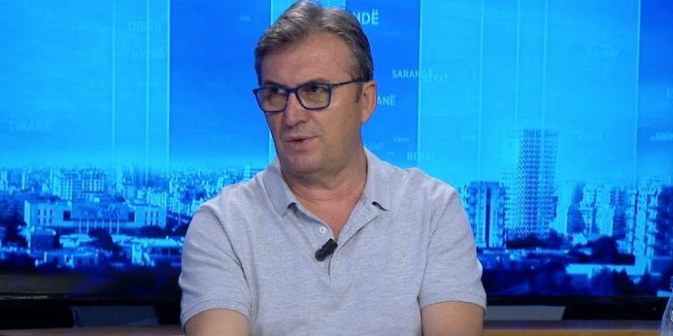 SHKOLLA ME ORARE TË PLOTA/ Brataj: Nuk përjashtohet rritja e të infektuarve…