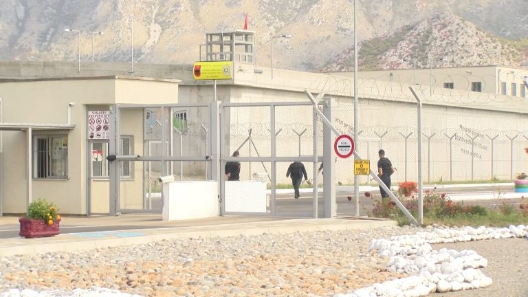 HETIM ADMINISTRATIV/ Ministri i Drejtësisë Ulsi Manja pezullon nga detyra dy specialistë-psikologë të burgut në…