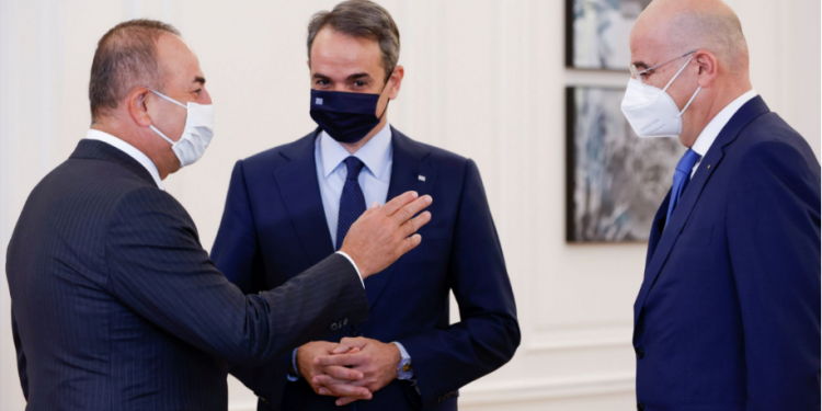 “QAN SI FËMIJË…”/ Çavusoglu trondit Athinën për Mitsotakis: S’ka ditë që ai të mos…