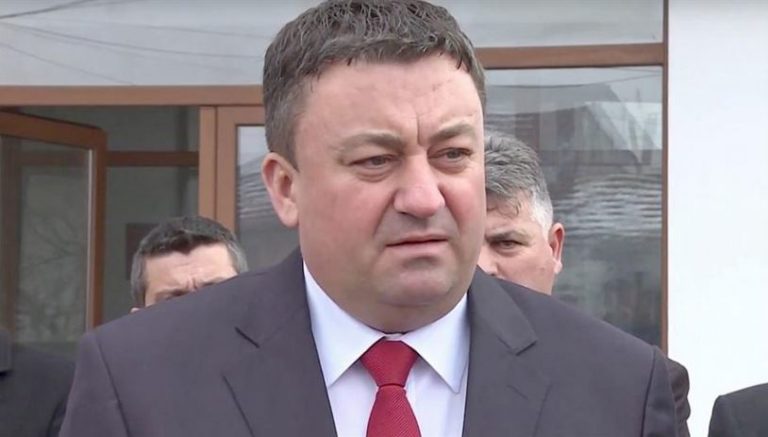 I DËNUAR ME DY VITE BURGIM/ Deputeti i Listës Serbe arratiset në Beograd