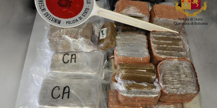 U KAP ME 19 KG DROGË/ Në pranga 22-vjeçari shqiptar në Itali. Lënda narkotike kapte vlerën e 150 mijë eurove
