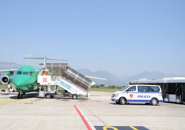NË KËRKIM PËR MASHTRIM DHE PASTRIM PARASH/ Arrestohet 33-vjeçari në Kavajë. Pritet ekstradimi drejt Kosovës