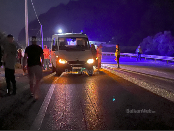 AKSIDENT NË TIRANË/ Makina përplas biçikletën në “Sheshi Shqiponja”, plagoset 25 vjeçari