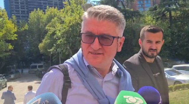 TENSIONET NË PD/ Berisha sillet sikur partia është “‘tokë e xanun”, vetë Ali e vetë Kadi! I duhet partia për…