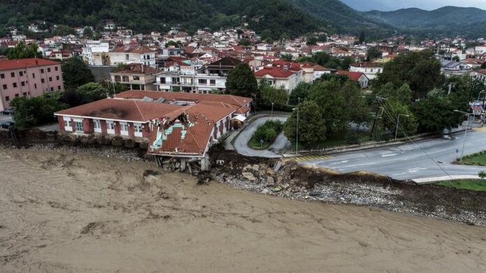 MOTI I KEQ NË GREQI/ Stuhi dhe përmbytje në veri, qytete të tjera kërkojnë shpalljen e gjendjes së jashtëzakonshme (FOTO+VIDEO)