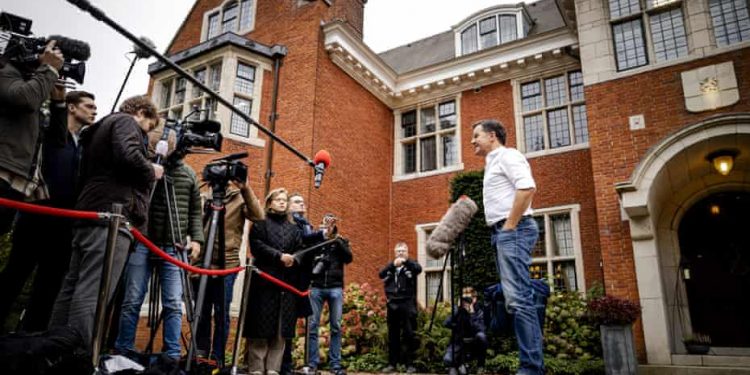 REKORDI I HOLLANDËS/ Vendi ka 226 ditë pa qeveri