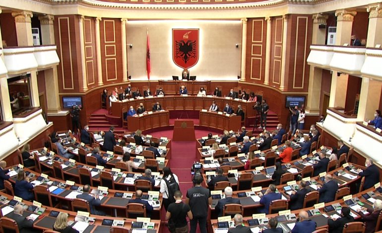 MBLIDHET SOT KUVENDI/ Rendi i ditës, nga ngritja e komisionit hetimor për çështjen ‘Bechetti’ e deri te zgjedhjet e 25 prillit