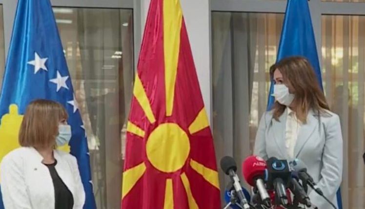 NDODH EDHE KJO/ Mungon përkthyesi, ministrja e Kosovës detyrohet të flas anglisht në Shkup