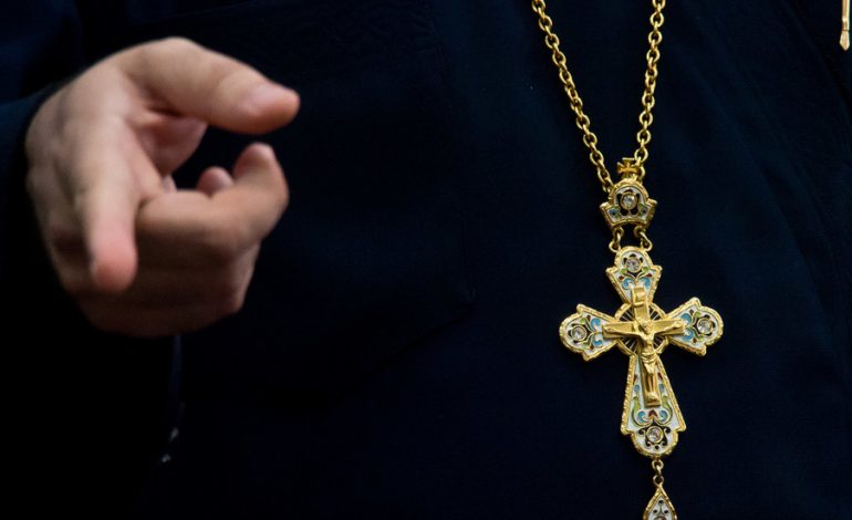 SKANDAL NË KISHËN KATOLIKE NË FRANCË/ Mbi 3 mijë priftërinj të akuzuar për abuzime seksuale