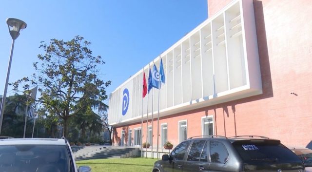 NGA VETTINGU I POLITIKANËVE TE REFORMA ZGJEDHORE DHE TERRITORIALE/ Zbardhen amendamentet e PD