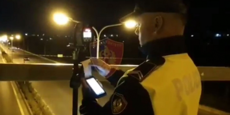 ME SHPEJTËSI “RRUFE”/ “Rrugorja” pozicionohet në aksin Sauk-Teg, ndëshkohen shoferët e pabindur (VIDEO)
