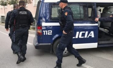 TENTUAN TË VIDHININ ENERGJINË ELEKTRIKE/ Policia aksion nga Tirana në Shkodër, 2 të arrestuar dhe një tjetër shpallet në kërkim