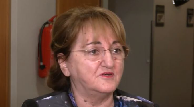 HEZITIMI I STUDENTËVE PËR TU VAKSINUAR/ Ja çfarë thotë Rakacolli