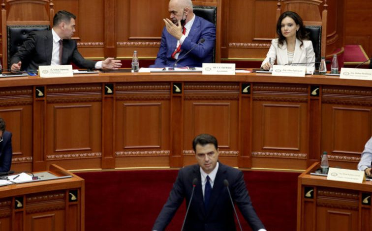 KRITIKA RAMËS/ Basha: I ke ulur kokën Barack Obamës, i fute Saimir Tahirin në zyrë si kryetrafikant