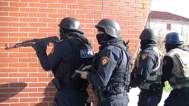 E FUNDIT/ Operacion i madh nga RENEA në Kukës, arrestohen disa persona që shpërndanin drogë