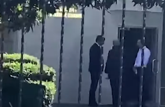 AUTOPSIA E TURISTËVE TË VDEKUR/ Tre zyrtarët e ambasadës ruse sërish te “Mjekësia Ligjore”
