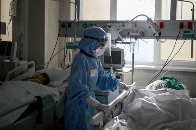 COVID-19 NË RUSI/ Shifra rekord infektimesh, në 24 orë humbin jetën mbi 1 mijë persona