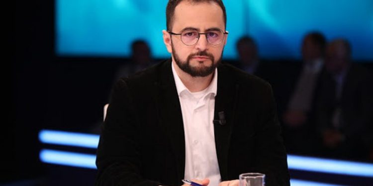 “TURP TË MË VIJË!” Endri Shabani kërkon falje pse ka punuar për Fondacionin Soros: Zgjodha rrugën e…