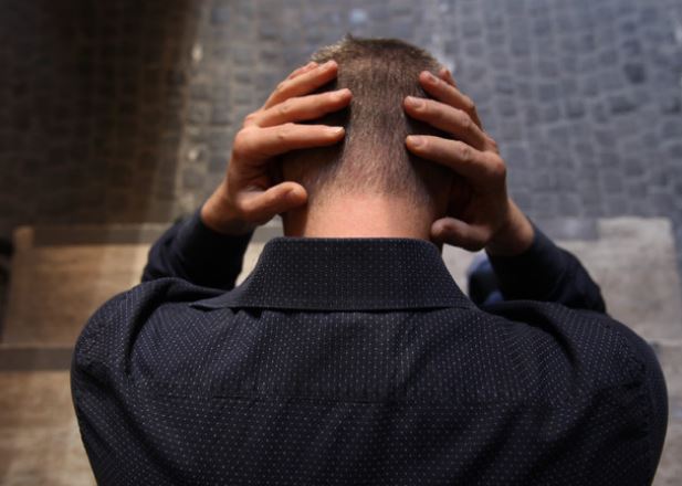 DEPRESION, ANKTH DHE STRES/ Studimi: Koronavirusi përkeqësoi shëndetin mendor