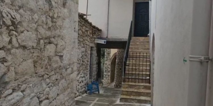 PAMJET/ Në shtëpinë ku u gjet e vdekur nëna e peshëngritësit Pirro Dhima
