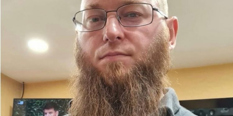 VRAU KAMARIERIN PËR NJË REZERVIM/ Erjon Llapushi me precedent të mëparshëm penalë