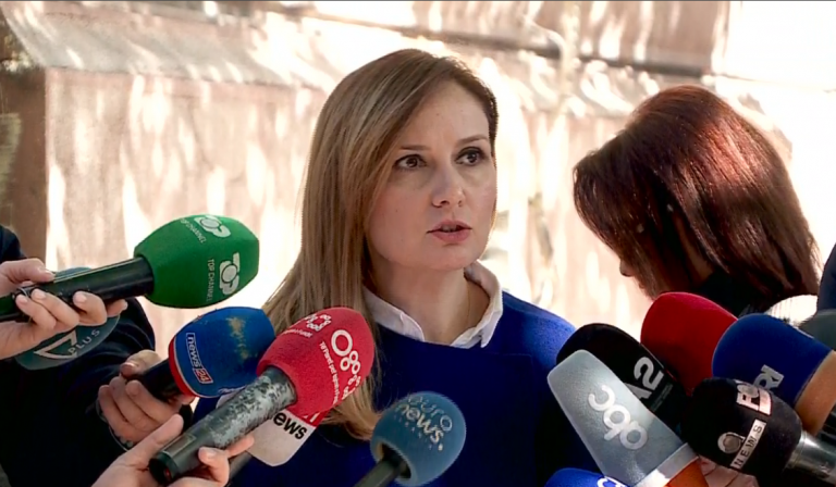 PD DORËZON NË KUVEND NISMËN PËR ULJEN E TVSH PËR PRODUKTET E SHPORTËS/ Tabaku: Do të ndihmojë shtresat në nevojë
