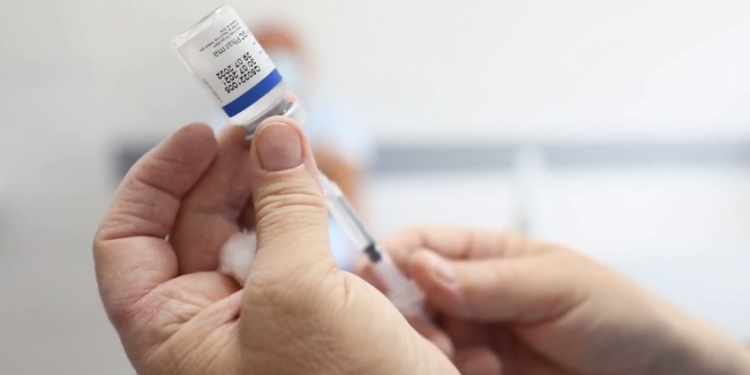 STUDIMI/ CDC në SHBA: Vaksinimi kundër COVID ofron mbrojtje më të fortë se imuniteti natyror