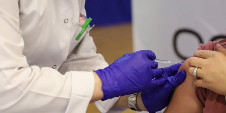 KORONAVIRUSI/ Mjeku: Gratë shtatzëna të vaksinohen, turp historirat me sterilitetin
