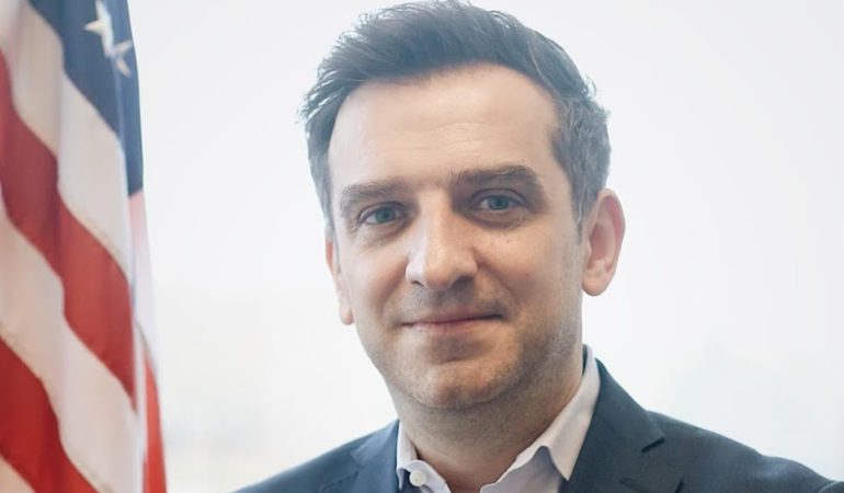 Një shqiptar në krye të projektit që do të transformojë politikat madhore të SHBA-së