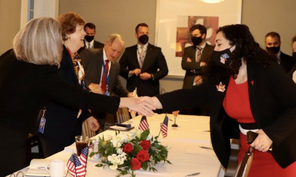 KOSOVË/ Presidentja Osmani: Diskursi nxitës nga Serbia, burim i destabilizimit në rajon