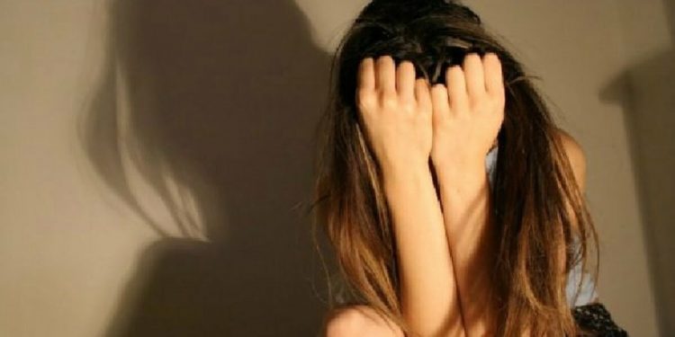 DHUNA NDAJ TË MITURVE/ Shqetësim i Zyrës së Komisionerit mbi aktivitetin mediatik: Mos publikoni detaje