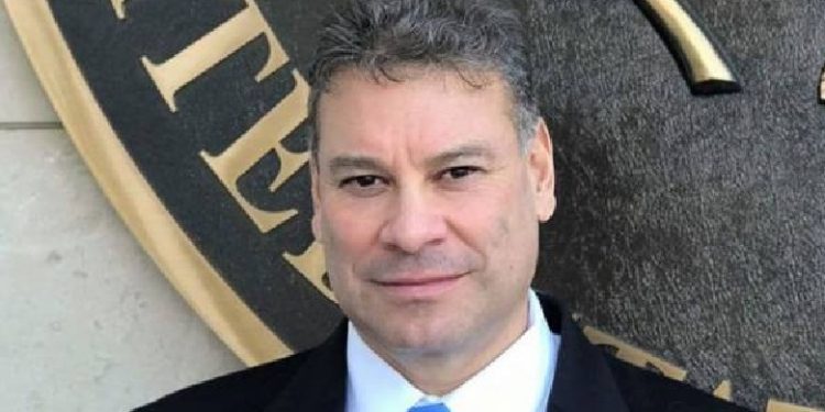 TENSIONET NË BOSNJE/ Zyrtari i lartë i SHBA-së zbarkon në Sarajevë