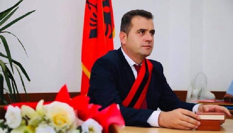 E FUNDIT/ GJKKO merr të pandehur Qerim Ismailajn, kreu i bashkisë Mallakastër