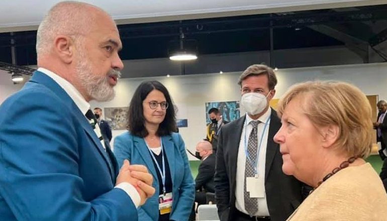 PUBLIKON ALBUMIN E DITËS/ Kryeministri Rama krah Merkel, Ursula Von Der leyen e Macron