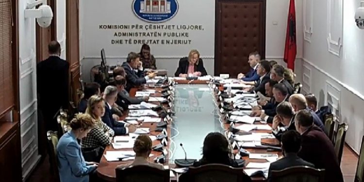 “BASHKËQEVERISJA” SJELL DEBATE/ “Kjo është tallje e madhe”, Bushka i përgjigjet Alibeajt: Po shtrembëroni…