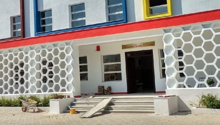 20 NXËNËS INFEKTOHEN ME COVID/ Mbyllet një klasë në gjimnazin e Këlcyrës! Një ditë më parë…