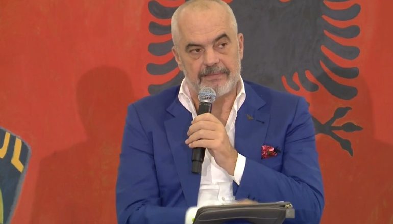 “NUK DUA TË STUDIOJ TRE VITE LETËRSI”/ Rama i përgjigjet nxënëses: Duhet, gjuha shqipe është në rrezik