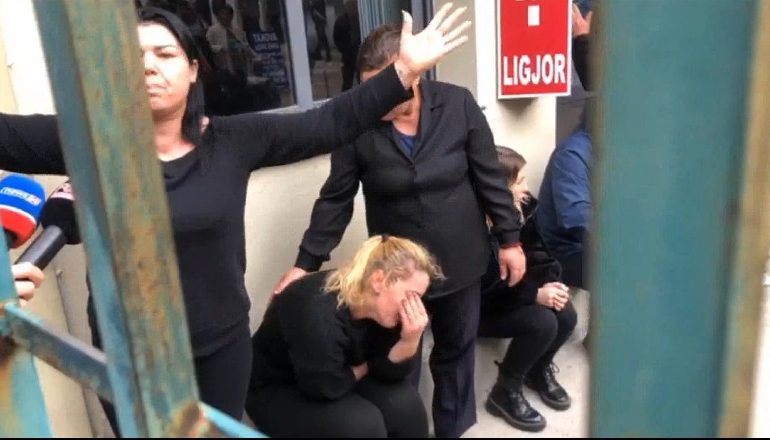 “NA QAN ZEMRA”/ Familjarët e Mateos: Ne e mbanin me bukë! Të varet, burgu është si hotel për të