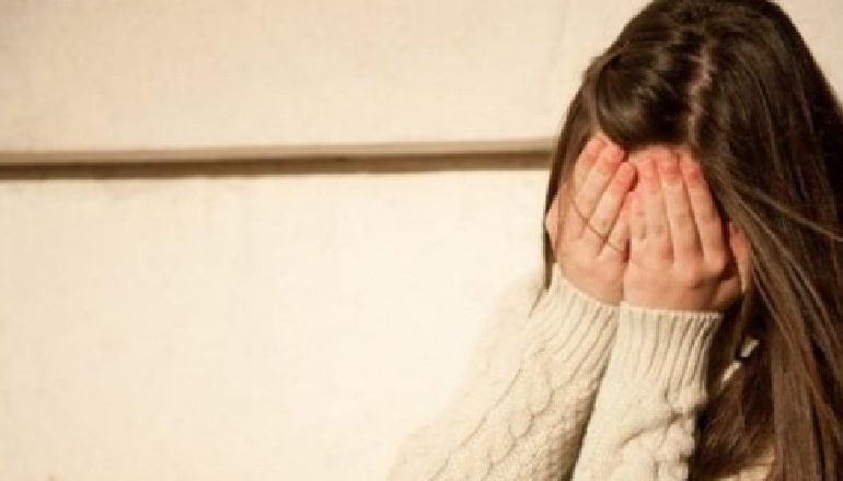 SHOKUESE NË BERAT/ 3 vajza mitura shfrytëzohen s*ksualisht, kush është gruaja që përfiton prej tyre