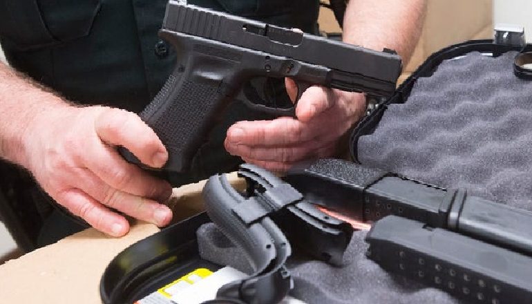 PARANDALIM I NGJARJEVE KRIMINALE/ “Vetting” shitjes së armëve, Ministria e Brendshme do të fusë në sitë bizneset dhe pronarët