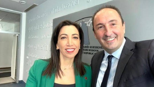 NUK E FSHEH LUMTURINË/ Ministri i Kosovës: Kam qenë në shkollë me Evis Kushin, do pijmë kafe me…